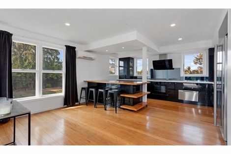 Photo of property in 9 Oakhampton Street, Hornby, Christchurch, 8042