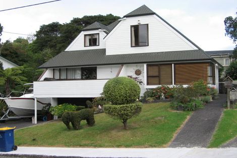 Photo of property in 17 Harrybrook Road, Green Bay, Auckland, 0604