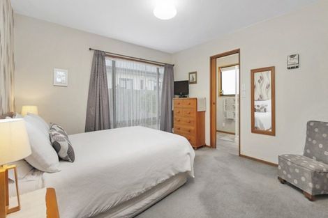 Photo of property in 113 Avonhead Road, Avonhead, Christchurch, 8042