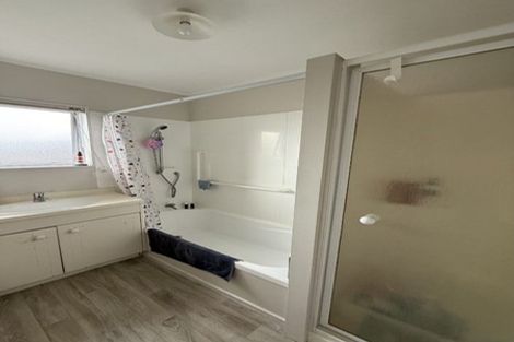 Photo of property in 130m Lakeside Drive, Orewa, 0931