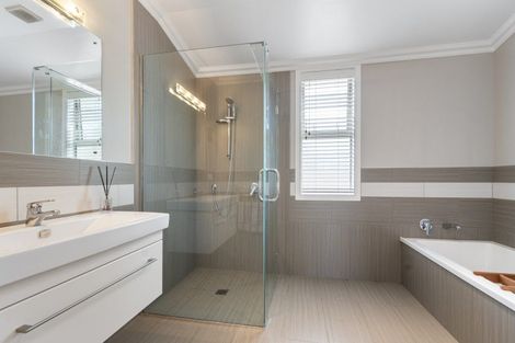 Photo of property in 4 Feltham Street, Hunterville, 4730