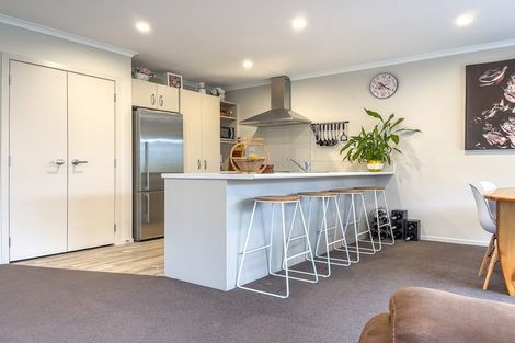 Photo of property in 50u2 Banbury Crescent, Fairfield, Hamilton, 3214