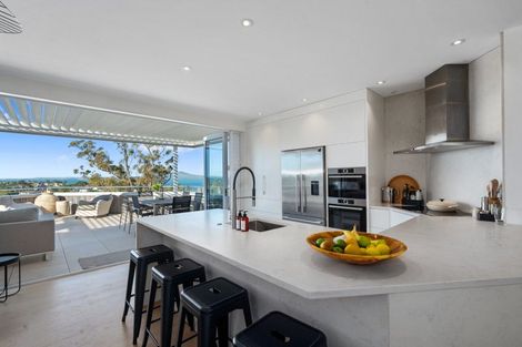 Photo of property in 39 Eastcliffe Road, Castor Bay, Auckland, 0620