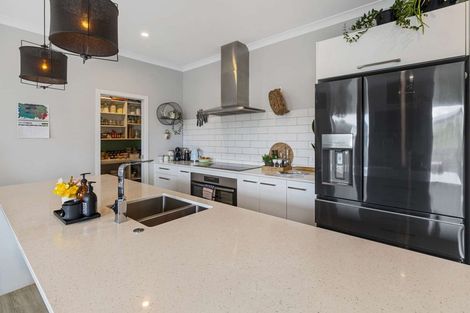 Photo of property in 14 Awatira Drive, Papamoa Beach, Papamoa, 3118
