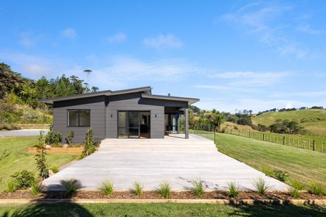 Photo of property in 571 Pakiri Road, Leigh, 0985