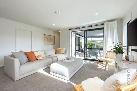 Photo of property in 19 Pohutukawa Parade, Riverhead, 0820