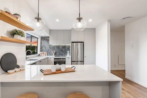 Photo of property in 243a Glengarry Road, Glen Eden, Auckland, 0602