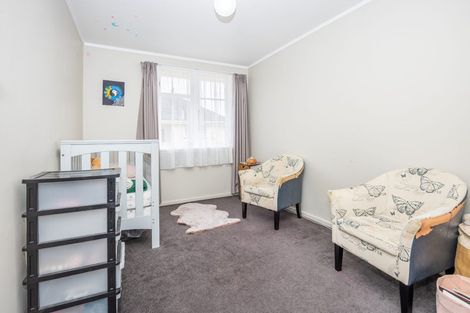 Photo of property in 14a Cliff View Drive, Green Bay, Auckland, 0604