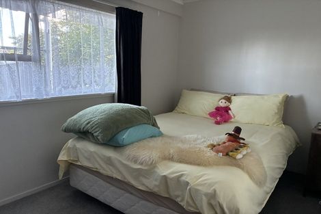 Photo of property in 17 Tatyana Place, Massey, Auckland, 0614