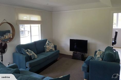 Photo of property in 1/86 Beach Road, Castor Bay, Auckland, 0620