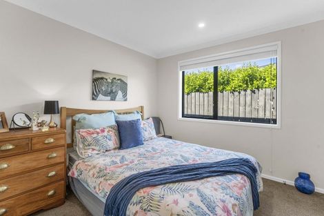 Photo of property in 12 Lakeside Terrace, Omokoroa, 3114