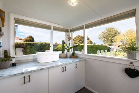 Photo of property in 15 Herbert Street, Waimate, 7924