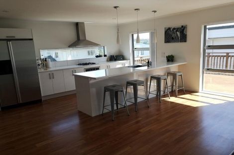 Photo of property in 17 Cresswell Place, Johnsonville, Wellington, 6037