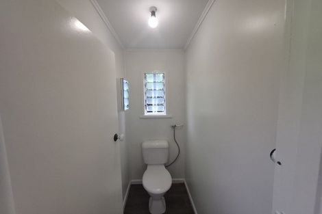 Photo of property in 41 Derwent Crescent, Titirangi, Auckland, 0604