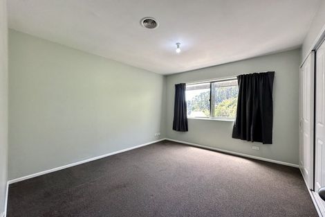 Photo of property in 116 Pinehaven Road, Pinehaven, Upper Hutt, 5019
