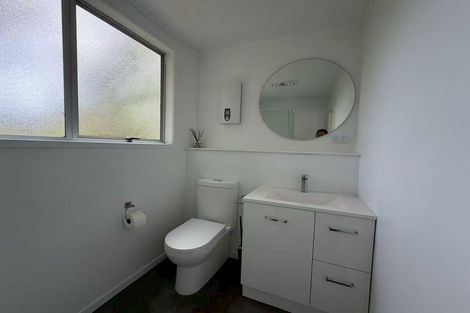 Photo of property in 646 Waitakere Road, Kumeu, 0891