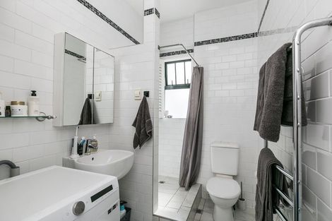 Photo of property in 24u3 Elizabeth Street, Mount Victoria, Wellington, 6011