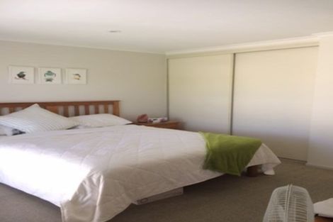 Photo of property in 10/17 Harbour View Road, Te Atatu Peninsula, Auckland, 0610