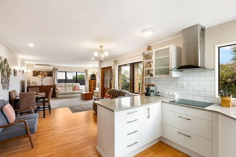 Photo of property in 8a Weiti Road, Orewa, 0931