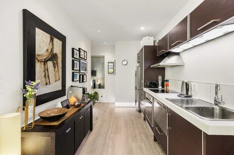 Photo of property in Las Olas De Cuba, 1/35 Torrens Terrace, Mount Cook, Wellington, 6011