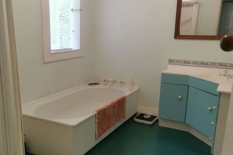 Photo of property in 11 Adams Road, Thornton Bay, Thames, 3575