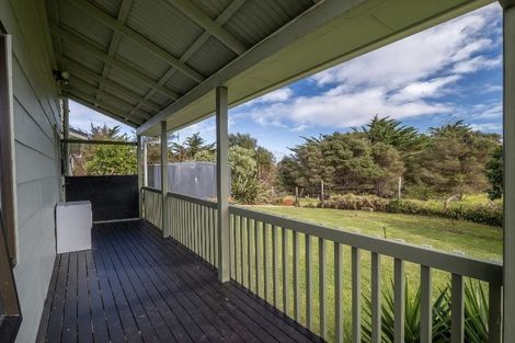 Photo of property in 2656 South Head Road, South Head, Helensville, 0874