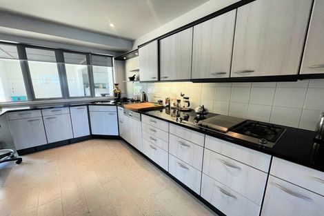 Photo of property in Beauport Apartments, 30u2 The Crescent, Roseneath, Wellington, 6011
