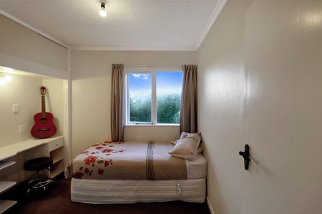 Photo of property in 7 Innes Way, Newlands, Wellington, 6037