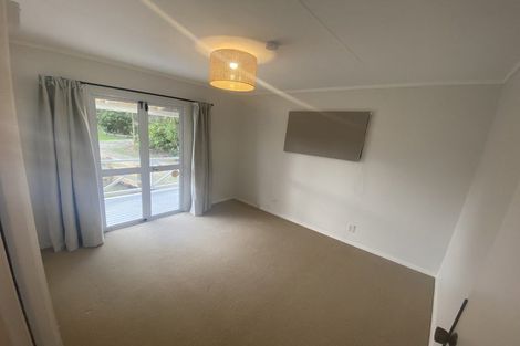 Photo of property in 12 Constable Road, Muriwai, Waimauku, 0881