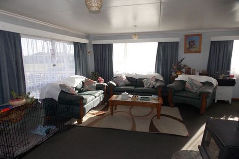 Photo of property in 122 Benmore Avenue, Cloverlea, Palmerston North, 4412