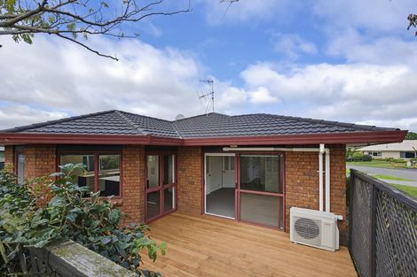 Photo of property in 4 Glen Loch Place, Paraparaumu, 5032