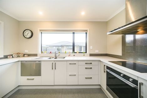 Photo of property in 2/2 Church Street, Terrace End, Palmerston North, 4410
