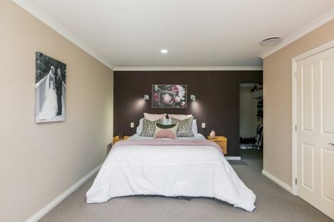 Photo of property in 91 Ferry Road, Clive, 4102