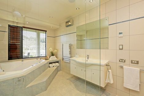 Photo of property in 102 Kent Terrace, Taradale, Napier, 4112