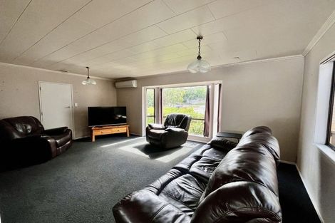 Photo of property in 21 Gilbass Avenue, Hamilton Lake, Hamilton, 3204