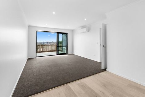 Photo of property in 2/12 Ruakiwi Road, Hamilton Lake, Hamilton, 3204