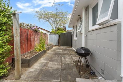 Photo of property in 2/15a Marriotts Road, North New Brighton, Christchurch, 8083