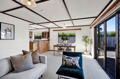 Photo of property in 1 Hawea Street, Merrilands, New Plymouth, 4312