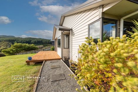 Photo of property in 7 Percy Kinsman Crescent, Riverstone Terraces, Upper Hutt, 5018