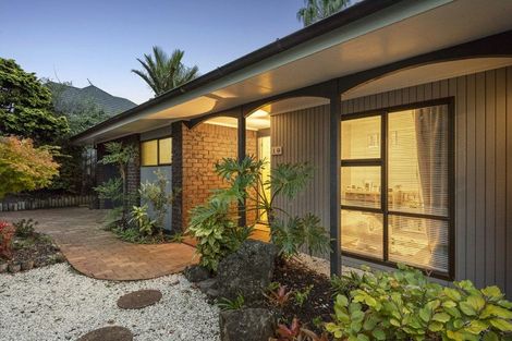 Photo of property in 10 Portsea Place, Chatswood, Auckland, 0626
