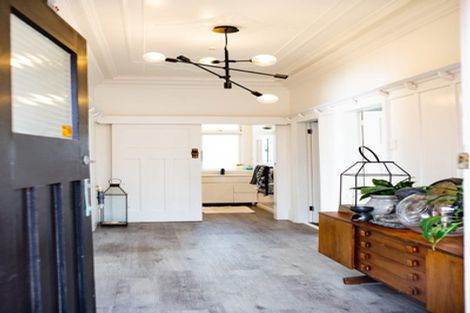 Photo of property in 33 Beach Street, Saint Clair, Dunedin, 9012
