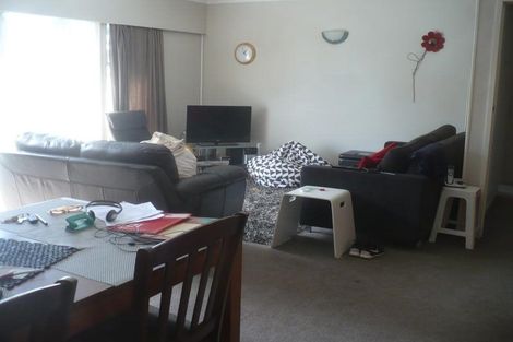 Photo of property in 1b/2 Divich Avenue, Te Atatu South, Auckland, 0610