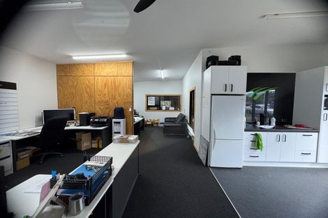 Photo of property in 379 Broadway, Stratford, 4332