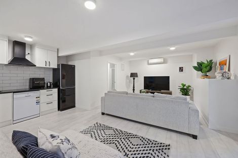 Photo of property in 24 Judkins Crescent, Cockle Bay, Auckland, 2014