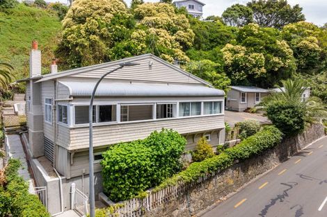 Photo of property in 10 Milton Road, Bluff Hill, Napier, 4110