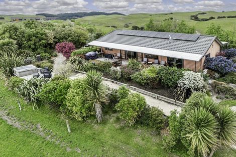 Photo of property in 1215 Taihape Road, Sherenden, Hastings, 4179