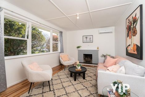 Photo of property in 58 Kenmore Street, Newlands, Wellington, 6037