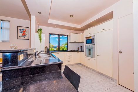 Photo of property in 38 Luckens Road, West Harbour, Auckland, 0618