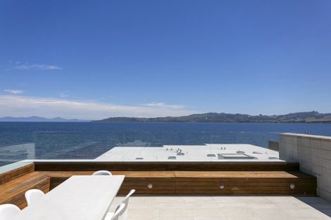 Photo of property in 225 Lake Terrace, Waipahihi, Taupo, 3330