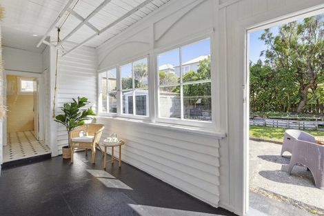 Photo of property in 22 Reef Street, Island Bay, Wellington, 6023